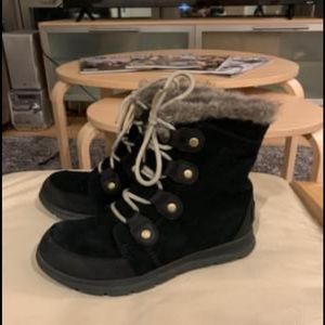 Sorel dark blue winter boots